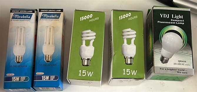 5x Assorted Light Bulbs