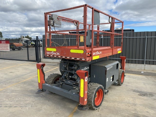 <p>2016 Skyjack SJ6832RT Scissor Lift</p>