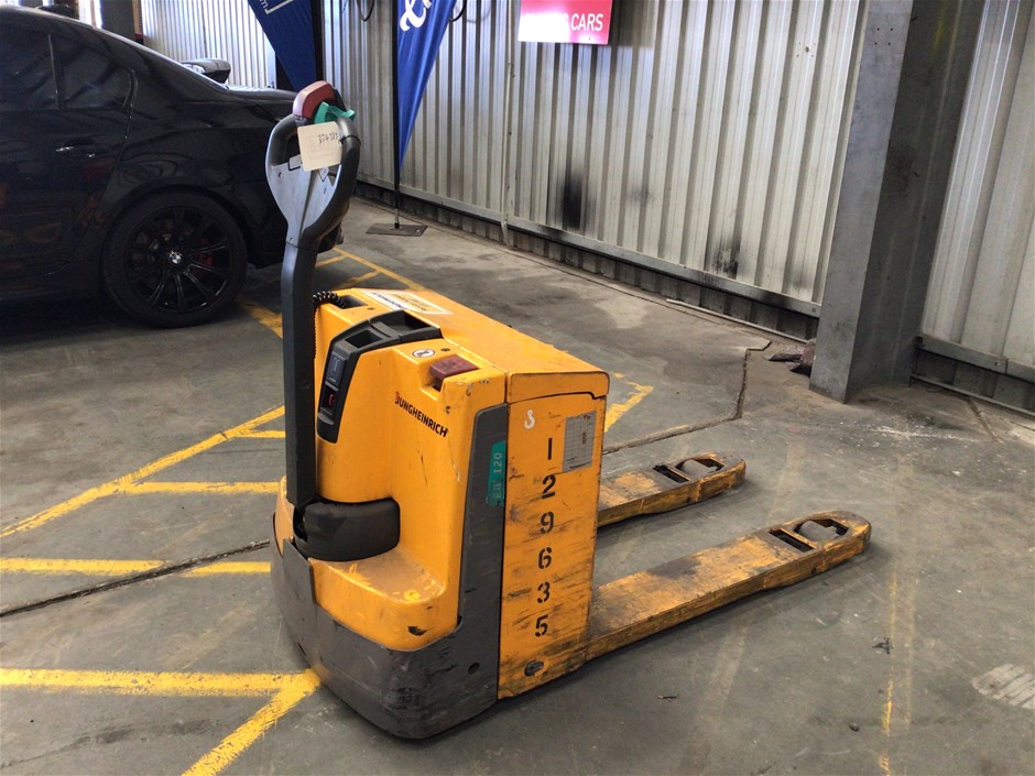 <p>Jungheinrich  EJE 120 Pallet Truck</p>