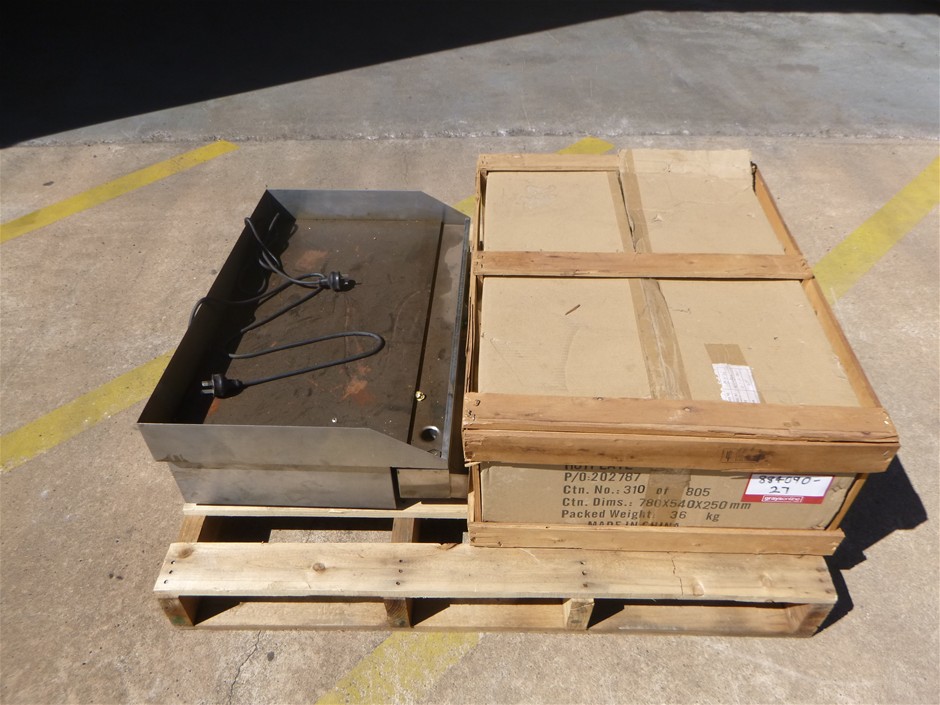 Electric Griddle and Unused Hotplate