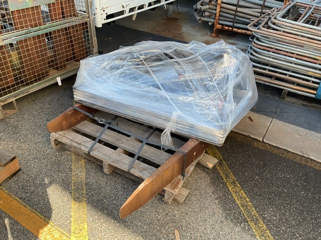 <p>Forklift Tynes and Hydro Hoses Pallet Of</p>