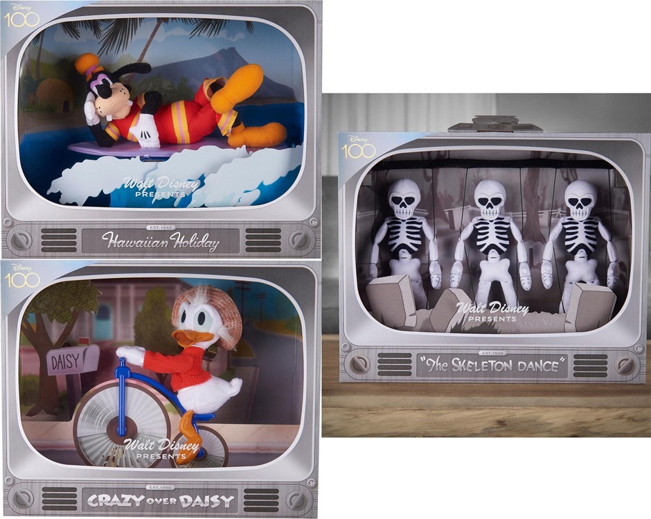 3 x DISNEY D100 Collectible Figures: Donald Duck “Crazy Over Daisy”, Surfin