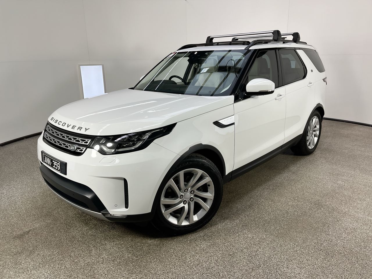 2017 Land Rover Discovery 2.0 SD4 HSE 5 TD AT - 8 Speed 