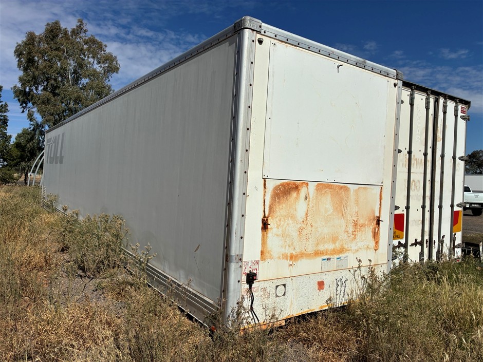 <B>Refrigerated Truck Body (44 Ft)</B>