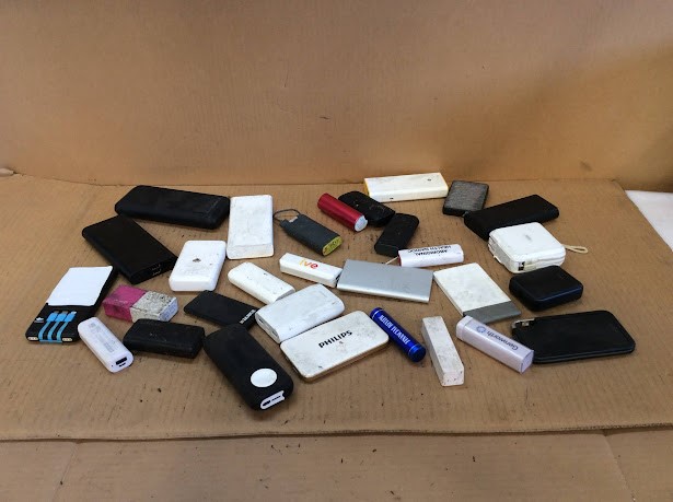 Philips/Genworth Mixed Brand & Model Portable Power Banks/Electronic device