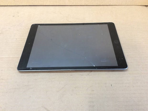 APPLE IPAD 8 (A2270) Tablet 32GB