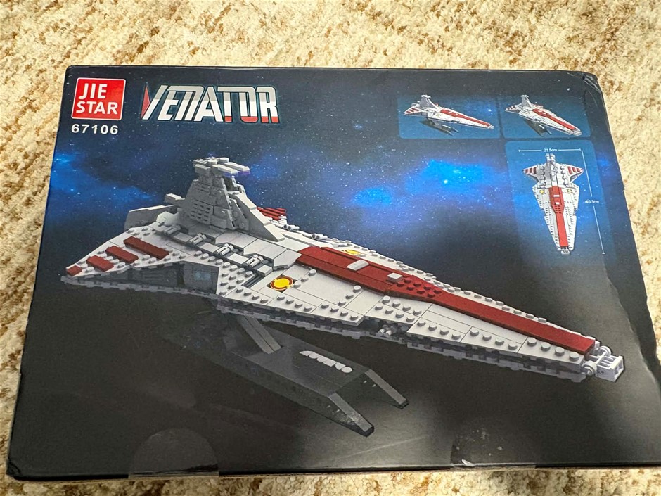 Brand New 960PCS Space Battleship Building Blocks Set (LEGO Compatible)