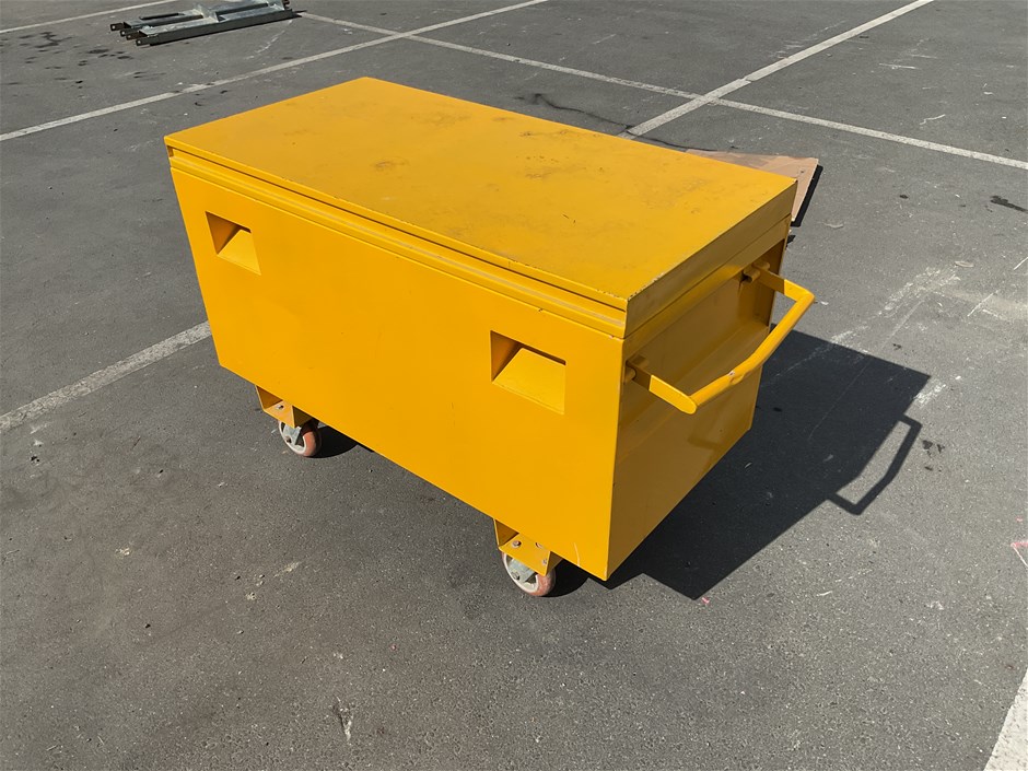 No Reserve Yellow Site Box, Generator & Distribution Board
