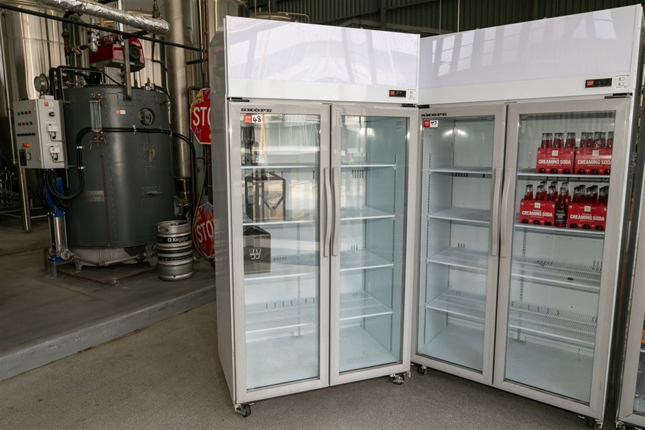 2022 Skope TCE1000N 2 Door Display Fridge Mobile