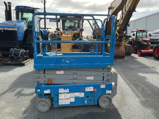 <p>2016 Genie GS-1932 Scissor Lift</p>
