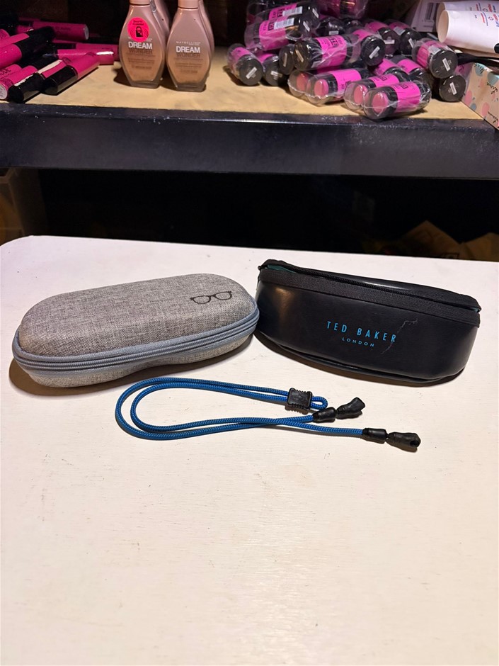 2x Glasses Case, 1x Glasses Strap