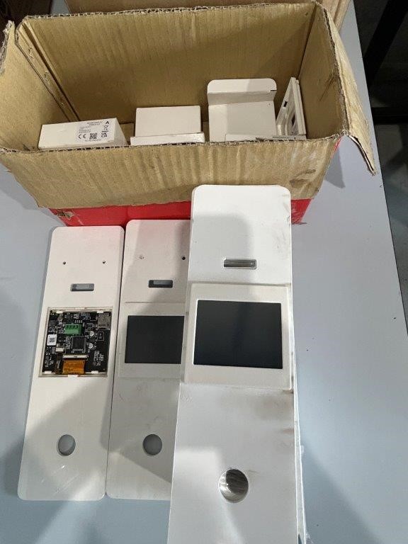 FIDELIX Small HMI suits Sureflo Fume Cupboards includes