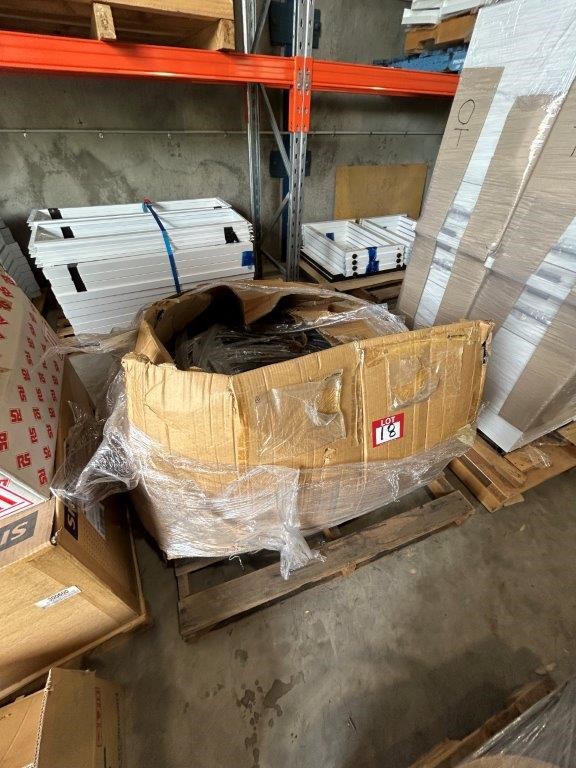 Large quantity of braided flexible stainless hoses for high purity gas