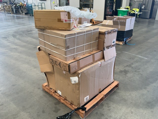 <p>Pallet of Unaddressed Freight</p>