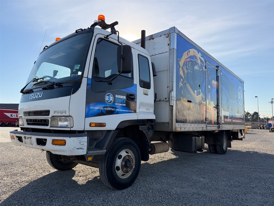 No Reserve 2003 Isuzu FRR 500 Long 4 x 2 Pantech Truck