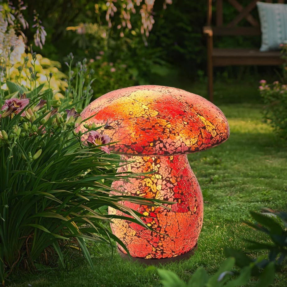 AURORA Lighting Mosaic Solar Mushroom Light, Red. N.B: Minor use.