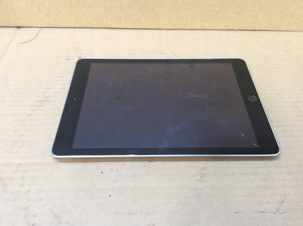 Apple iPad 5 (A1822) Tablet 32GB