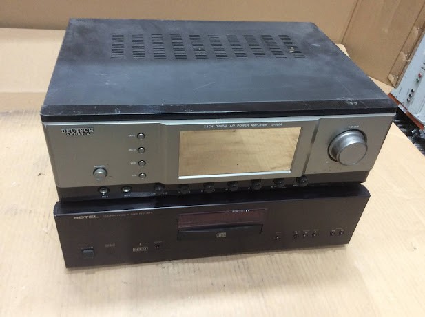 Compact Disc Playe r& Power Amplifier (Lot of 2)