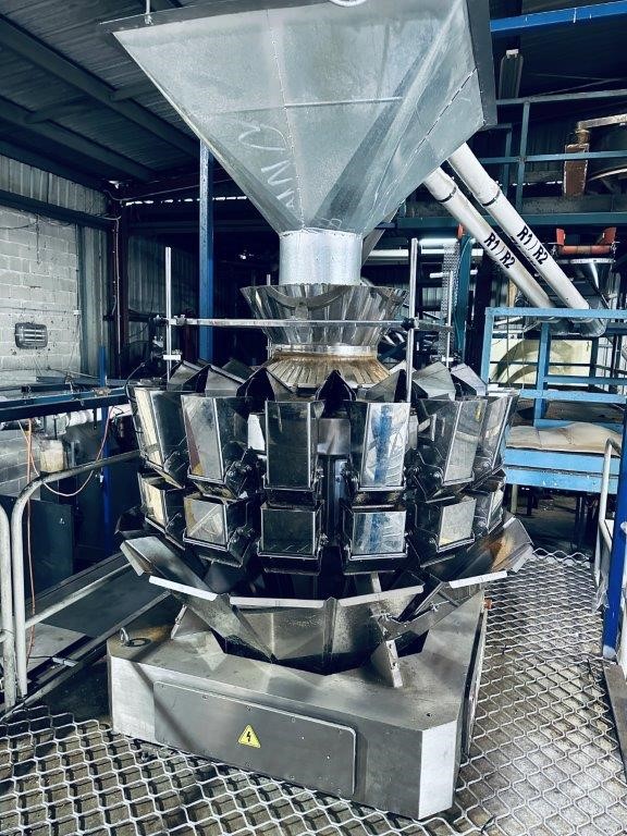 16-Head Multihead Weigher Together with 1 x Overhead Feed Hopper