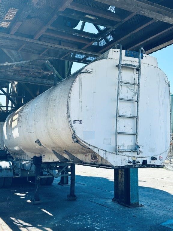 2000 MARSHALL LETHEAN INDUSTRIES Tanker Semi Tri-Axle with Dog Trailer 