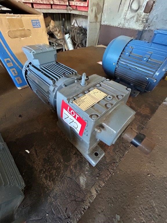 SEW EURODRIVE R67 DRN100L4 Electric Motor with Pump