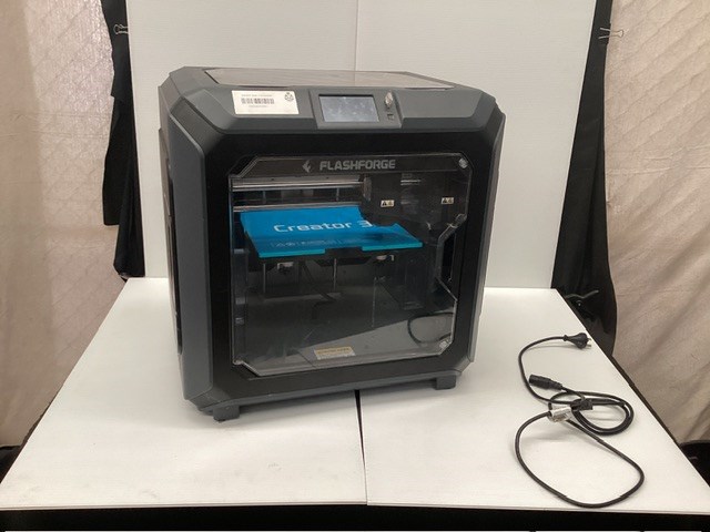 <p>Large Flashforge 3D Printer </p>