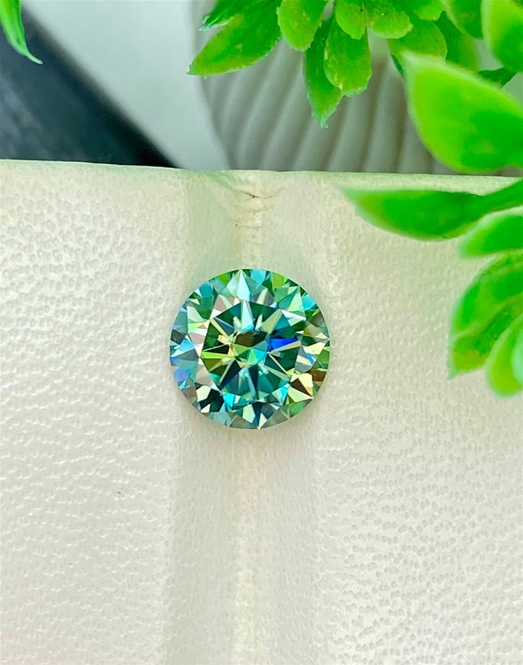 2.40 CT Sparkling Moissanite