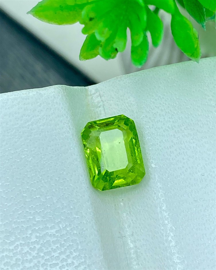 3.45 Carats Natural Peridot