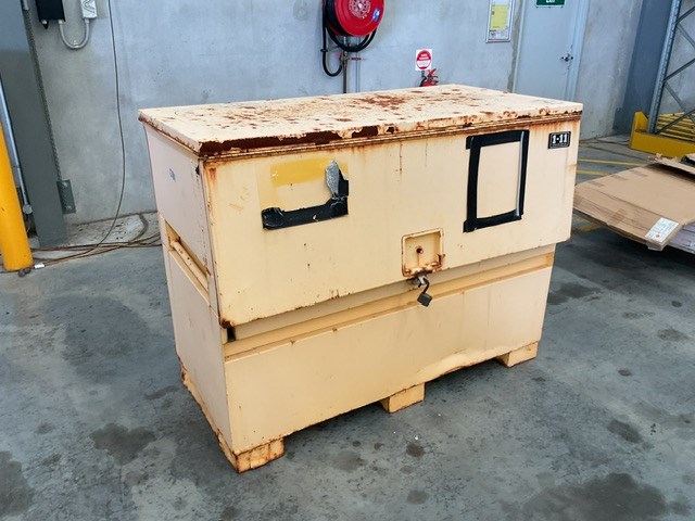 <p>Toolbox and Contents</p>