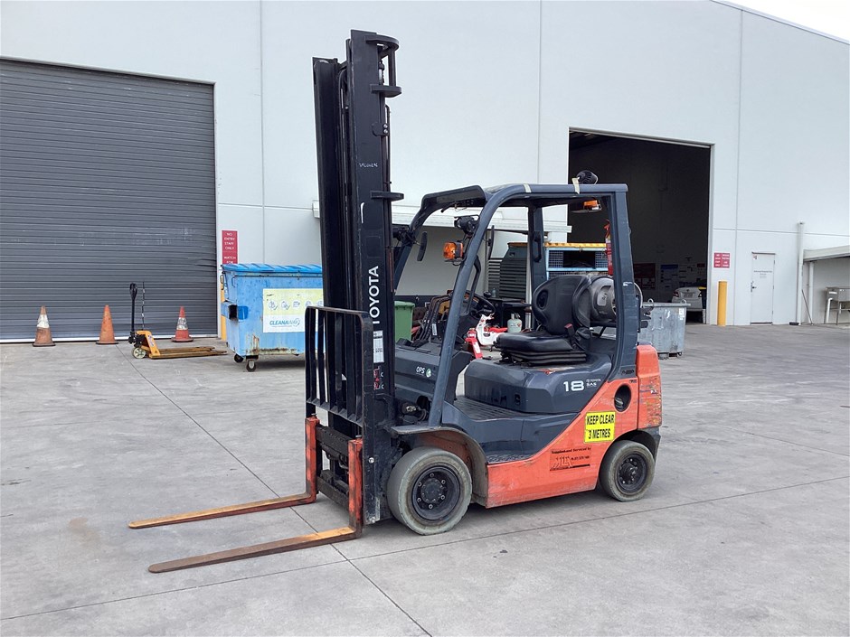 Toyota 32-8FG18 Counterbalance Forklift