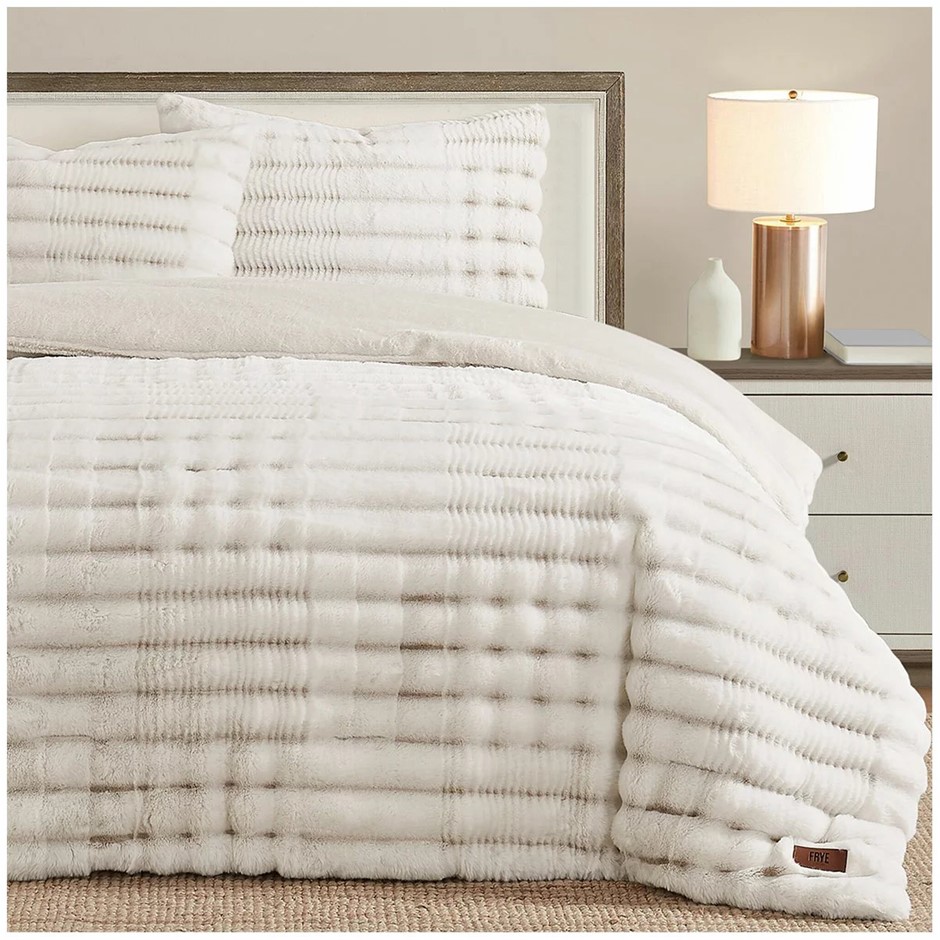FRYE CHANNEL Comforter Set 3-Piece Set, Queen, Cream.