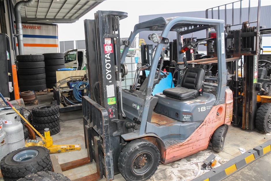 2013 Toyota 32-8FG18 4 Wheel Counter Balance Forklift