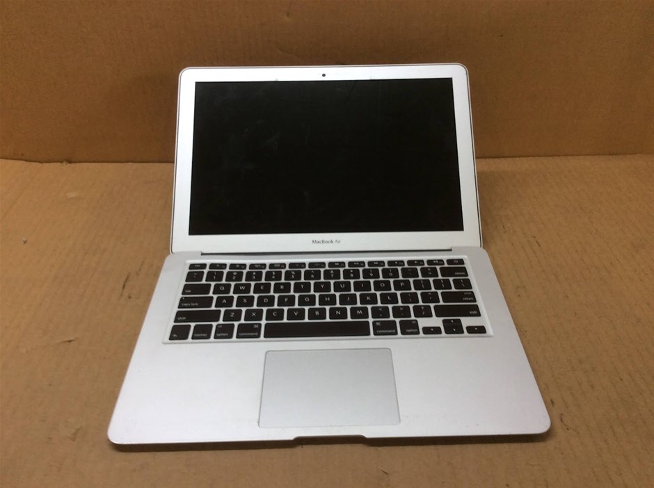 APPLE MacBook Air (A1466) (EMC 3178) Laptop i5-5350U 8GBRAM/128GB Silver