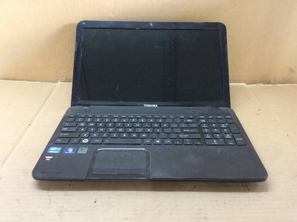 TOSHIBA SATELLITE C850 Laptop I3-2350M 4GBRAM/500GB Black