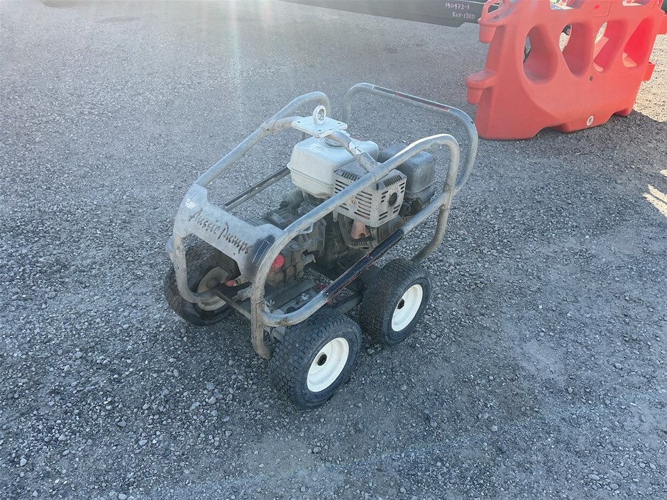 <p>Aussie Pumps Pressure Washer </p>