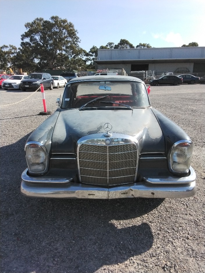 1962 Mercedes-Benz 220s  Petrol