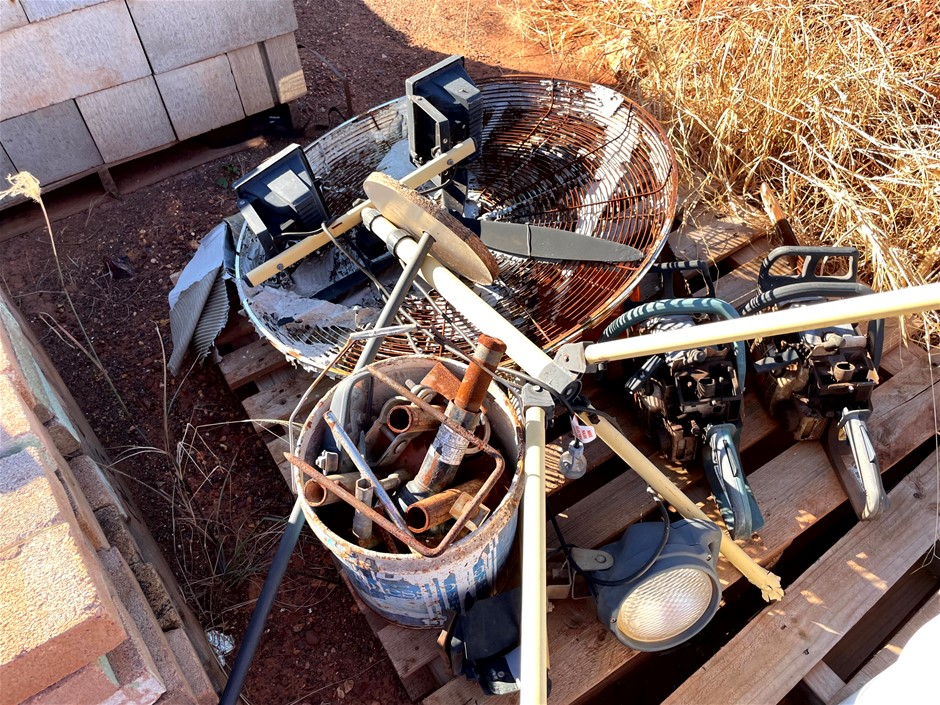 Pallet of Salvage Items