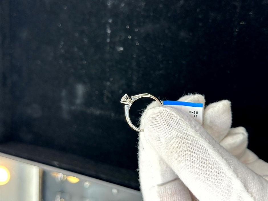 DIAMOND RING WHITE GOLD NATURAL DIAMOND