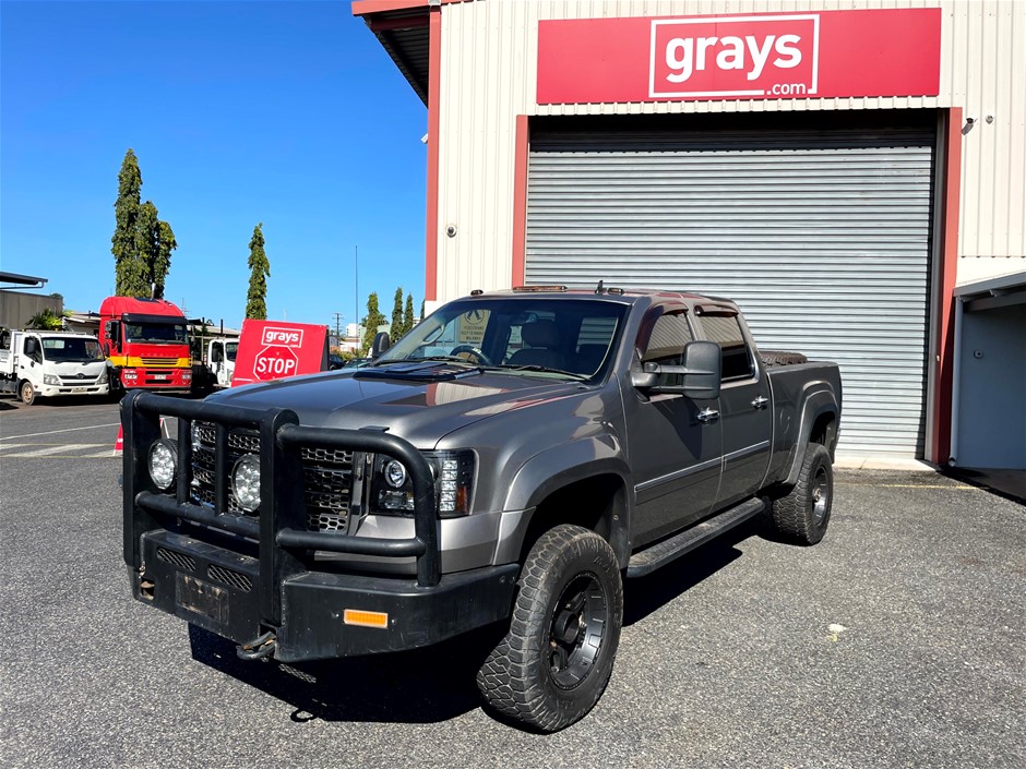 0001-60050941 · 2012 GMC Denali Automatic Dual-Cab