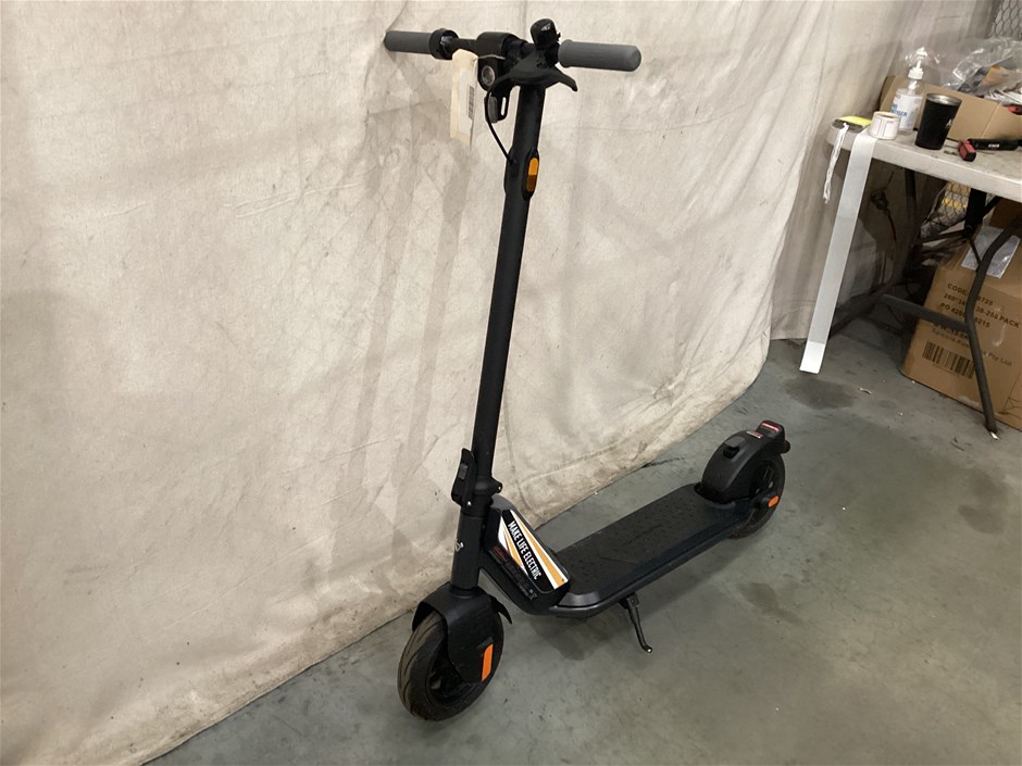 <p>Electric E-Scooter </p>