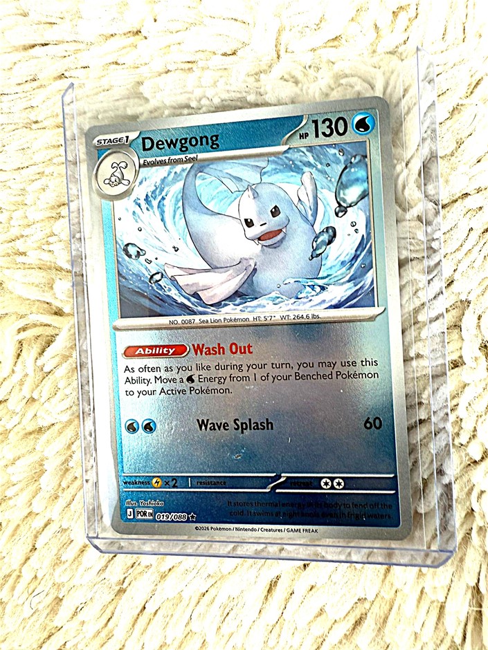 Dewgong water-type Pokémon card with clean artwork.