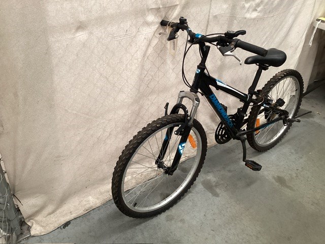<p>Diamondback Mountain Bike </p>
