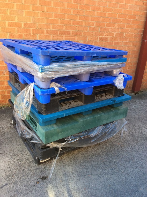 Mix Brand and Model Plastic Pallets (Lot of 10)