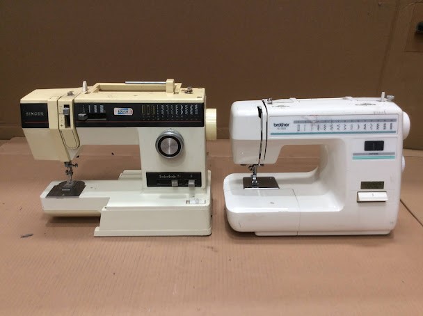 Brother XL-3022&Singer 6236 Sewing Machine (Lot of 2)