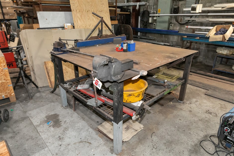 Welder Bench with Vice & Bar Bender Auction (0082-5062794) | Grays ...