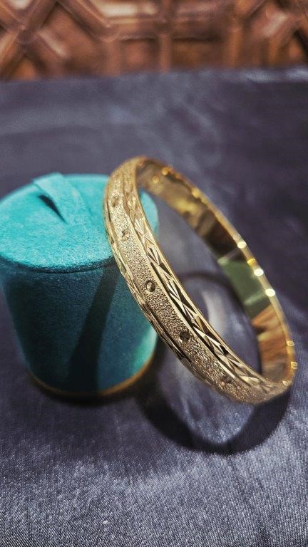 22K/ITALY Yellow Gold Filled bangle -(stamped 22K/ITALY)-Bonus Gift