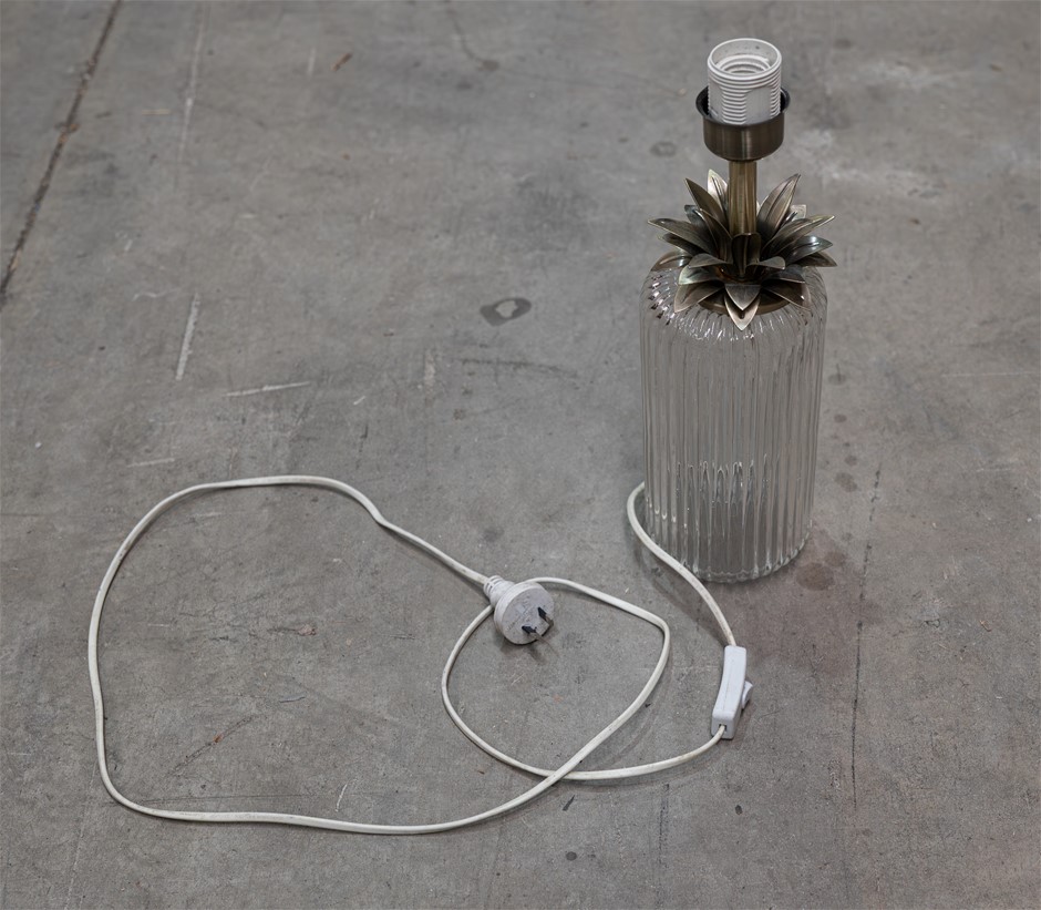 PINEAPPLE LAMP FLORABELLE WITH BRASS. NB: STORAGE MARKS.