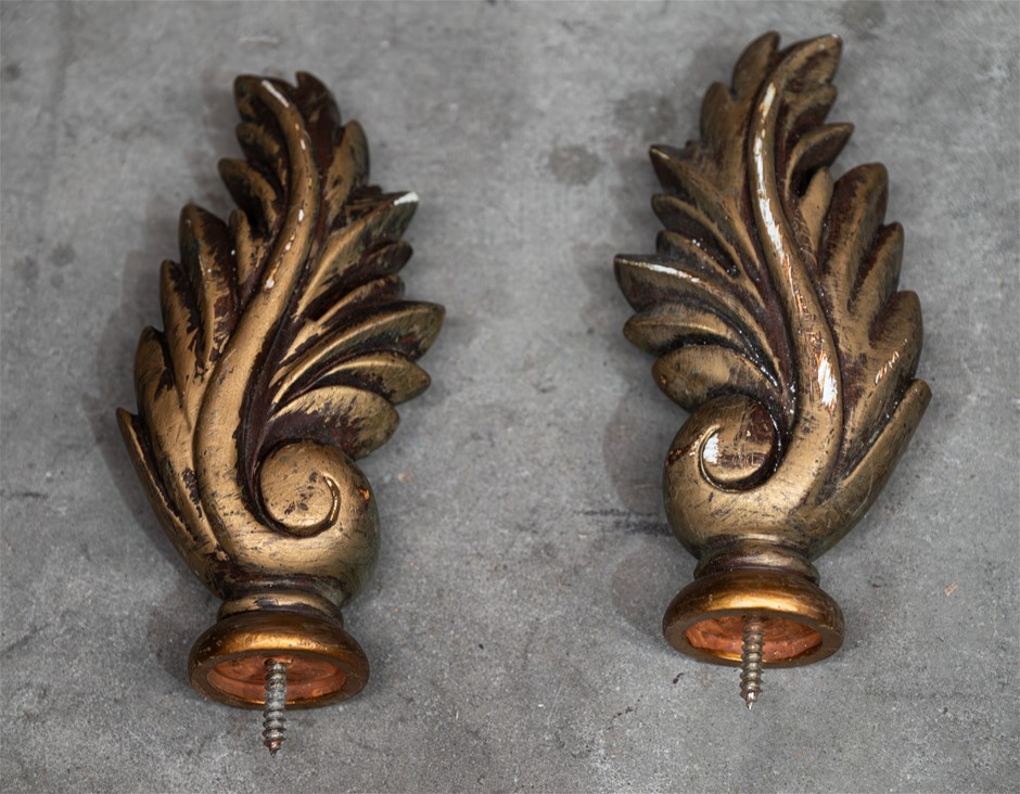 2x BRASS WOOD VINTAGE ANGEL WINGS FINIALS FOR CURTAINS. NB: DAMAGED/CHIPPED