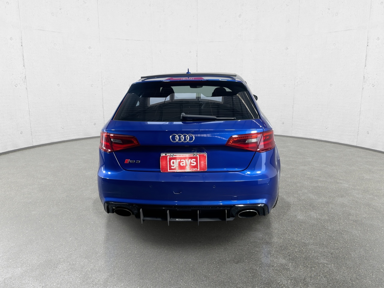 Vehicle photo
