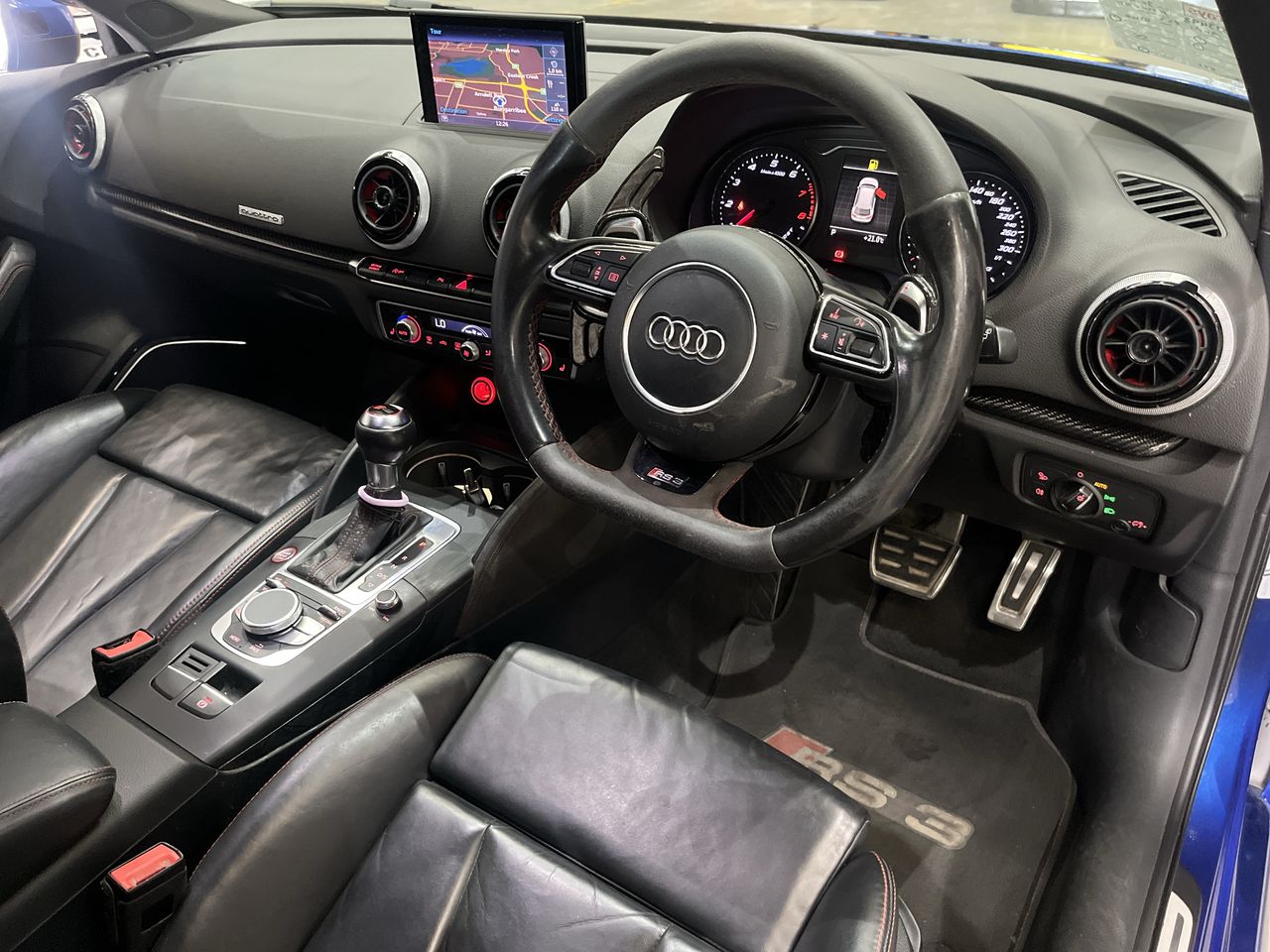 Vehicle photo